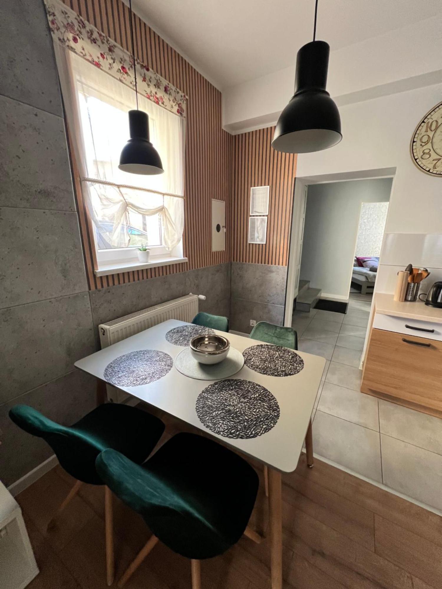 Apartamenty Cieplicka 20A Jelenia Gora Ngoại thất bức ảnh